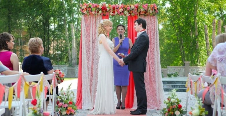 Выездная регистрация брака в Москве